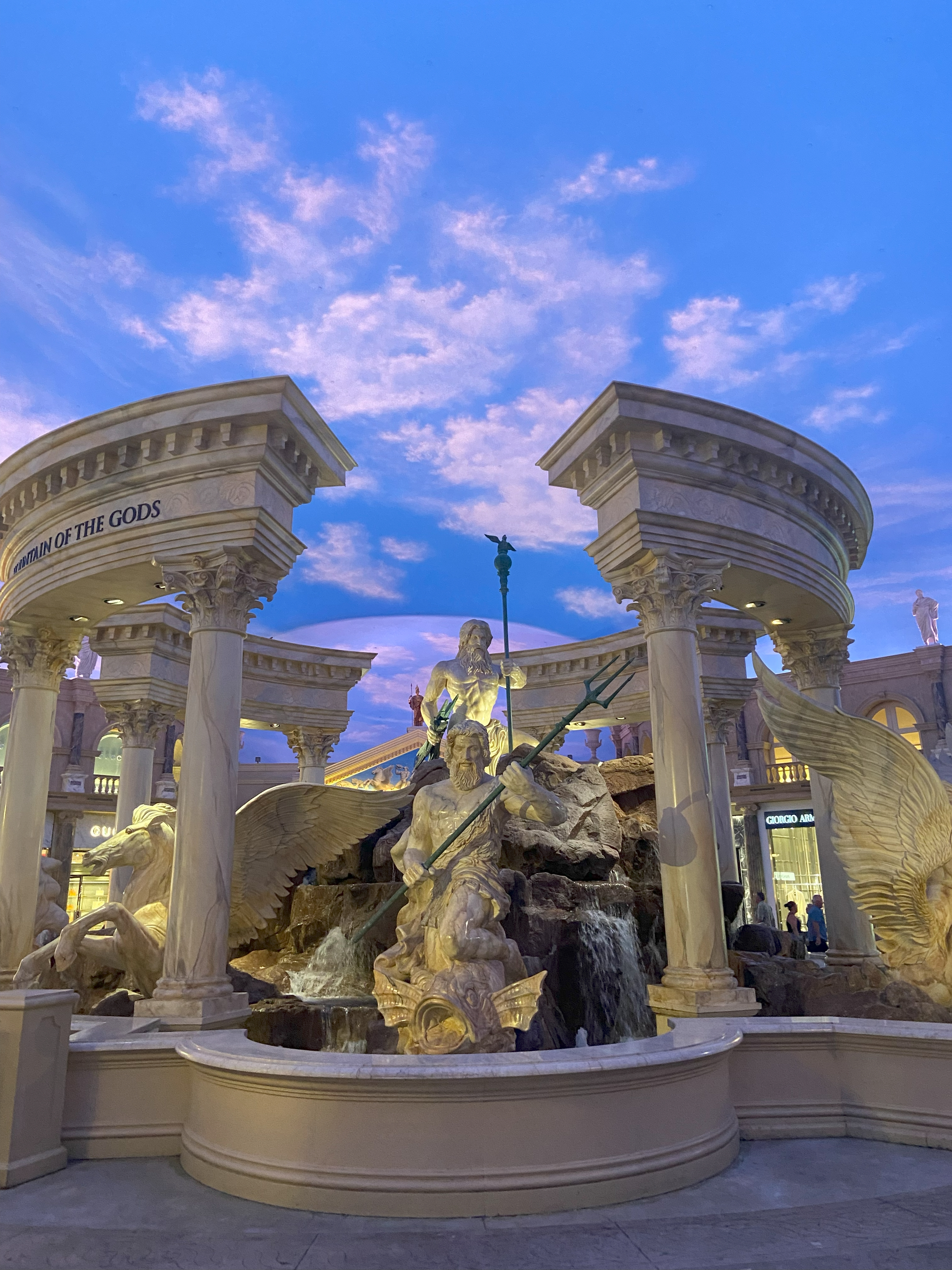 Awesome statue in cesars palace