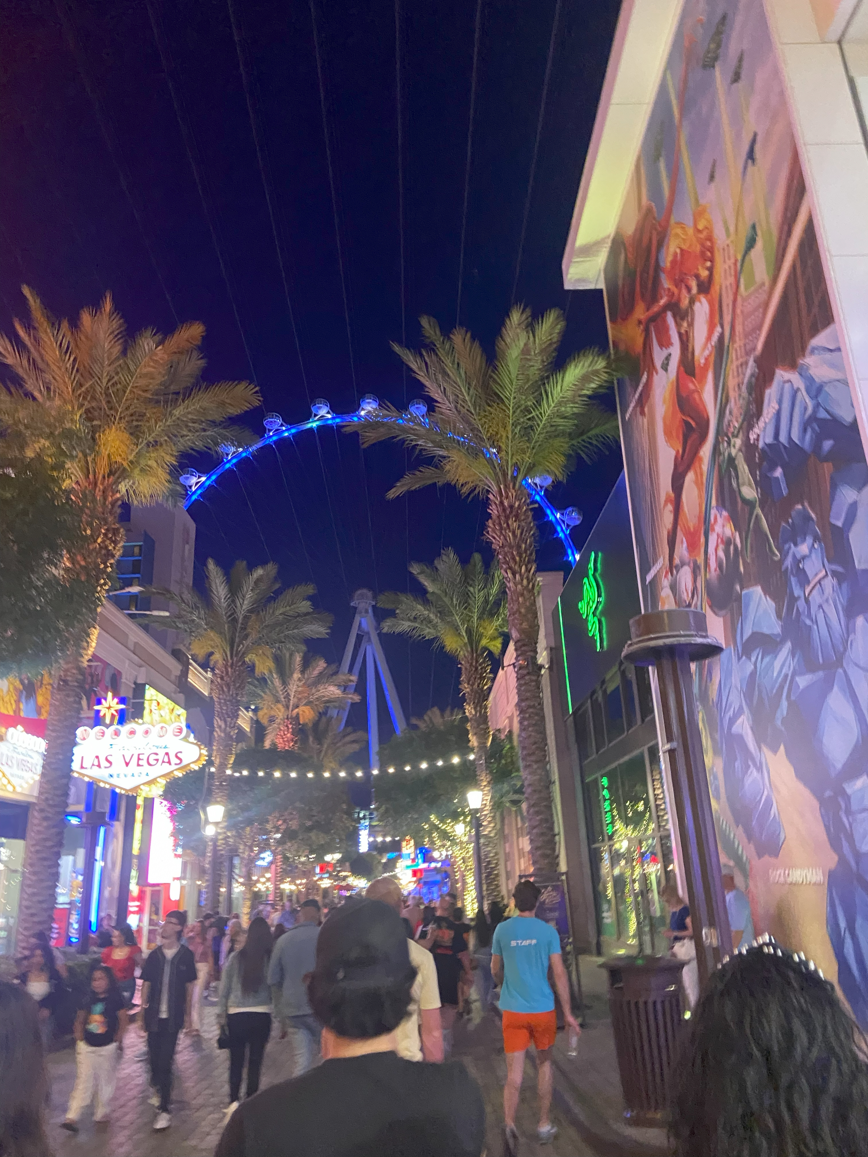 ferris wheel in the strip